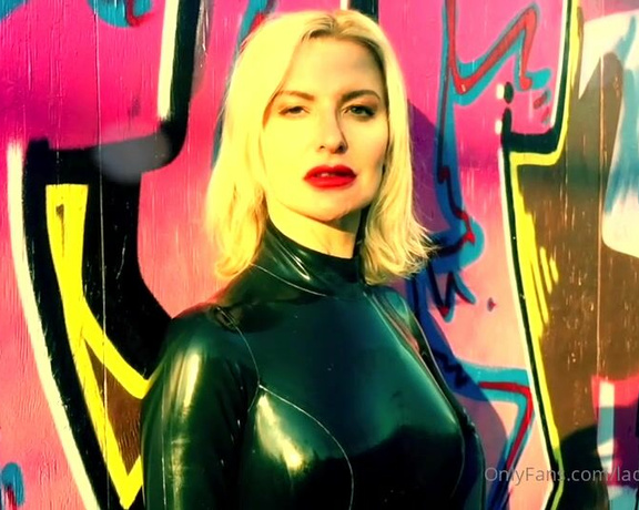 Lady_Phoenix aka Ladyphoenix_ldn OnlyFans - Do you like the way I move in 7 inch heels down an East London alleyway neck to foot in latex on a
