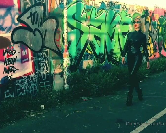 Lady_Phoenix aka Ladyphoenix_ldn OnlyFans - Do you like the way I move in 7 inch heels down an East London alleyway neck to foot in latex on a