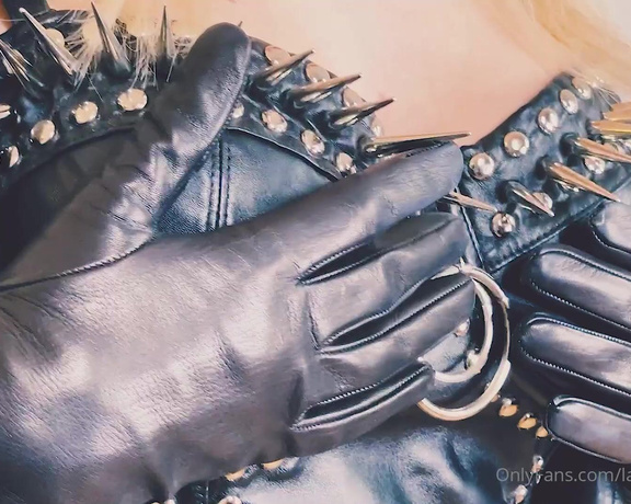 Lady_Phoenix aka Ladyphoenix_ldn OnlyFans - NEW CLIP! WORSHIP MY LEATHER I cant help but get extremely horny whenever I wear my shiny black lea