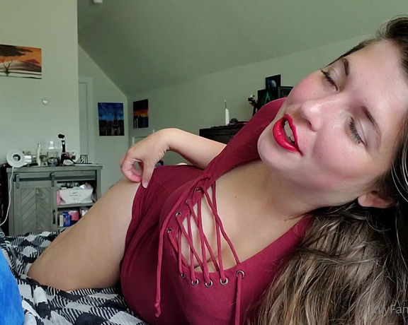 Lisa ASMR aka Lisaasmr OnlyFans - Flirtatious GF ASMR