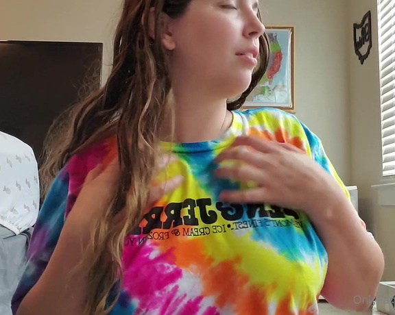 Lisa ASMR aka Lisaasmr OnlyFans - Shirt Rubbing Deleted YouTube Video