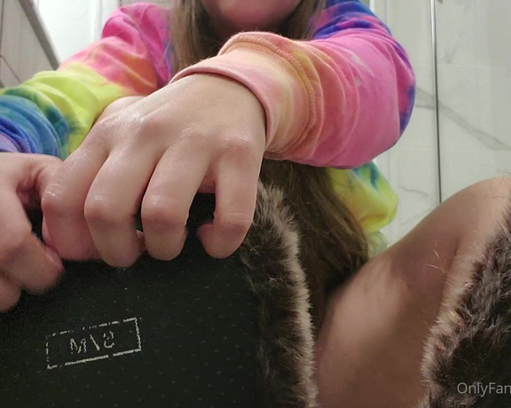 Lisa ASMR aka Lisaasmr OnlyFans - Unedited Slipper Try On Haul Product Review