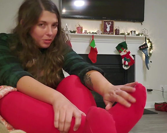 Lisa ASMR aka Lisaasmr OnlyFans - Holiday Thighs and Feet ASMR