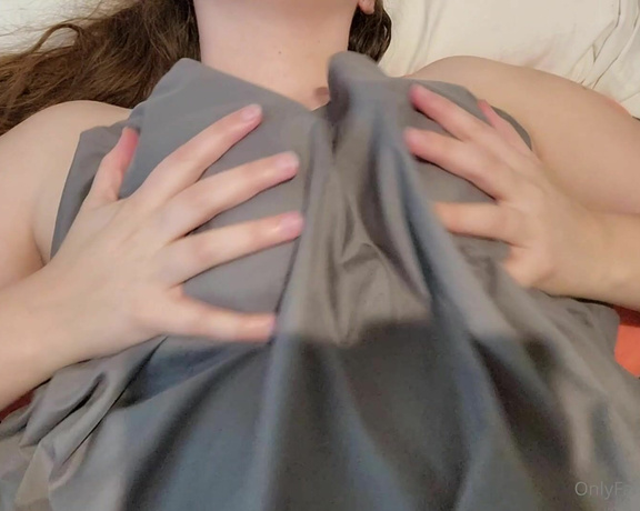 Lisa ASMR aka Lisaasmr OnlyFans - Bedsheet Scratching Belly Button Tapping ASMR