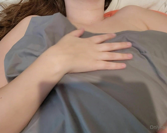 Lisa ASMR aka Lisaasmr OnlyFans - Bedsheet Scratching Belly Button Tapping ASMR