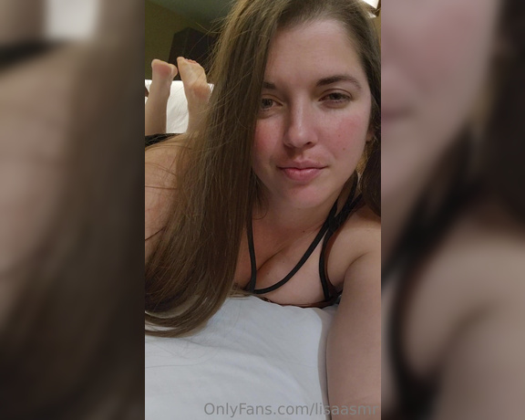 Lisa ASMR aka Lisaasmr OnlyFans - Barefoot Rubbing Tease