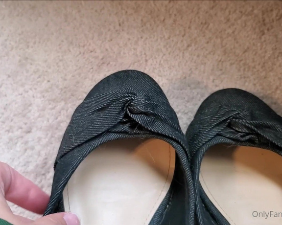 Lisa ASMR aka Lisaasmr OnlyFans - Tiny Man Lives In Giantess Shoe