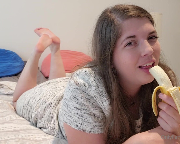 Lisa ASMR aka Lisaasmr OnlyFans - Banana Eating ASMR Custom