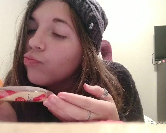 Lisa ASMR aka Lisaasmr OnlyFans - Candy Cane Sucking ASMR