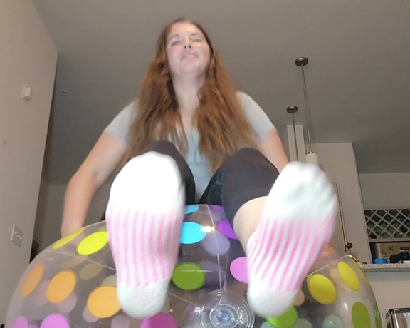 Lisa ASMR aka Lisaasmr OnlyFans - Bouncing Inflated Beach Ball on You ASMR Custom