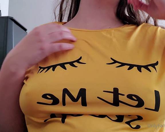 Lisa ASMR aka Lisaasmr OnlyFans - Braless Yellow Shirt Scratching & Rubbing