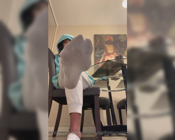 TheBarefoothooper aka Memyselfnmysoles OnlyFans - It’s so cold in here