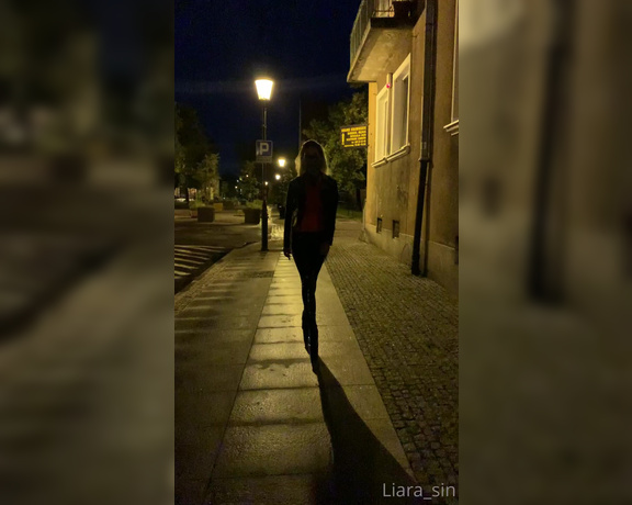 Liara Sin aka Liara_sin OnlyFans - Walking around