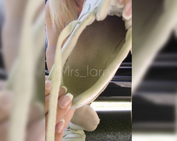 Mrs_Larry aka Mrs_larry OnlyFans - Show dirty socks out of the car and more Dreckige Socken aus dem Auto zeigen und mehr