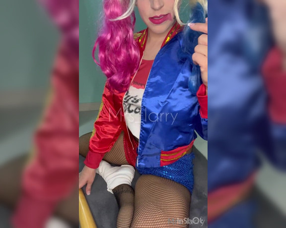 Mrs_Larry aka Mrs_larry OnlyFans - Today youll feel my baseball bat on your balls, Im Harley Quinn and I have no mercy, on my knees