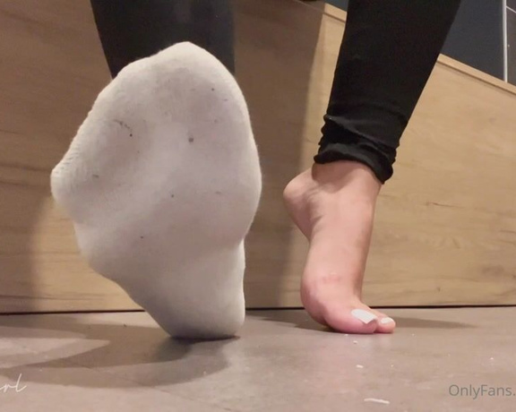 Ayasfeetgirl aka Ayasfeetgirl OnlyFans - AFTER WORKOUT SOCKS REMOVAL