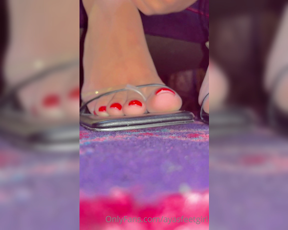 Ayasfeetgirl aka Ayasfeetgirl OnlyFans - Tu te sens plus proche de moi Tu m’aide lacets mes talons  You are closer to my beautifu 1