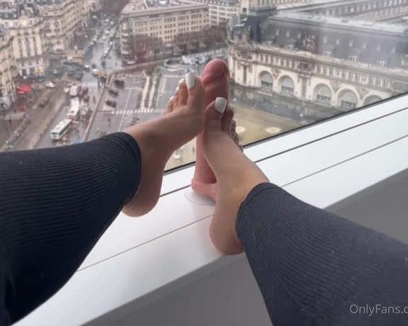 Ayasfeetgirl aka Ayasfeetgirl OnlyFans - IMAGINE US CHILLING IN FRONT OF THIS BEAUTIFUL VIEW OF PARIS