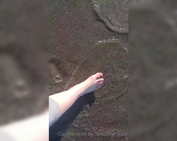 Neko Waifu aka Nekonymphe OnlyFans - Ocean feet and sandy toes