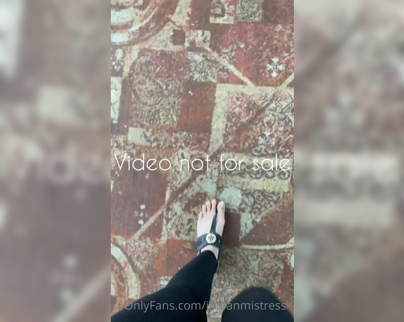 Sahiba Kaur indian mistress aka Indianmistressk OnlyFans - Malkin$ beautiful nd sexy feet long toe nails weakness of every slave who wants to lick them