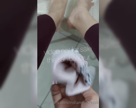 Sahiba Kaur indian mistress aka Indianmistressk OnlyFans - After my workout look at my shoes nd smelly socks come to my feet ktte nd lick my sweaty Feet