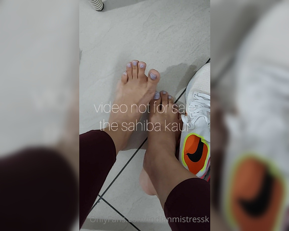 Sahiba Kaur indian mistress aka Indianmistressk OnlyFans - After my workout look at my shoes nd smelly socks come to my feet ktte nd lick my sweaty Feet