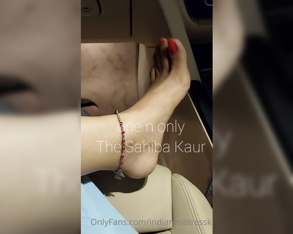 Sahiba Kaur indian mistress aka Indianmistressk OnlyFans - Sout indian sl@ve pamper me in his luxury car gifted me a sexy black sandal Malkin$ beautiful feet