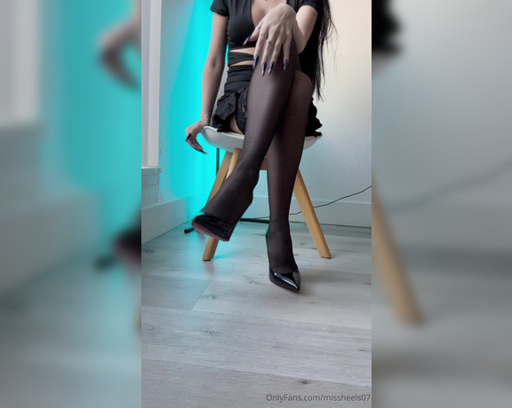 Miss Heels Lisa aka Missheels07 OnlyFans - I love Louboutin and black nylon, amazing combo