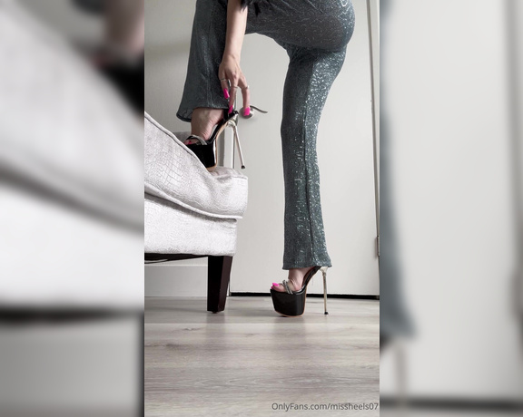 Miss Heels Lisa aka Missheels07 OnlyFans - Shine bright like a diamond I love my new heels