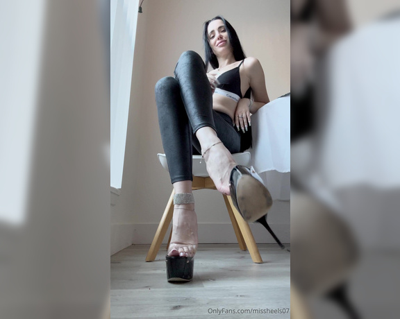 Miss Heels Lisa aka Missheels07 OnlyFans - Do you like my leather pants