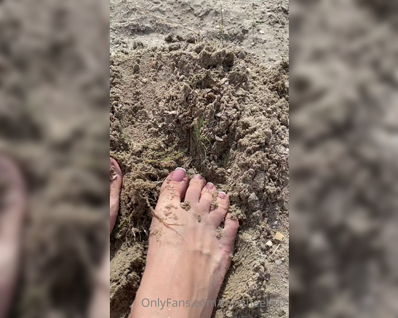 Miss Heels Lisa aka Missheels07 OnlyFans - Babies on the beach 1