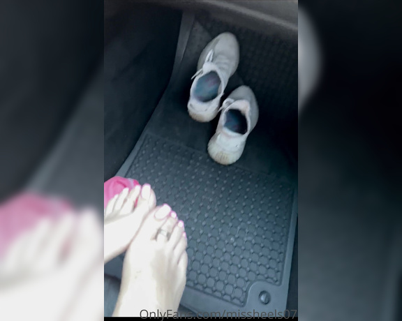 Miss Heels Lisa aka Missheels07 OnlyFans - Road trip more sneakers