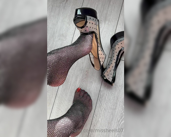 Miss Heels Lisa aka Missheels07 OnlyFans - My new fishnets