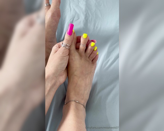 Miss Heels Lisa aka Missheels07 OnlyFans - Who wanna make me massage