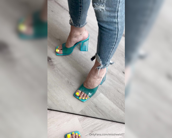 Miss Heels Lisa aka Missheels07 OnlyFans - Cute video with new mules