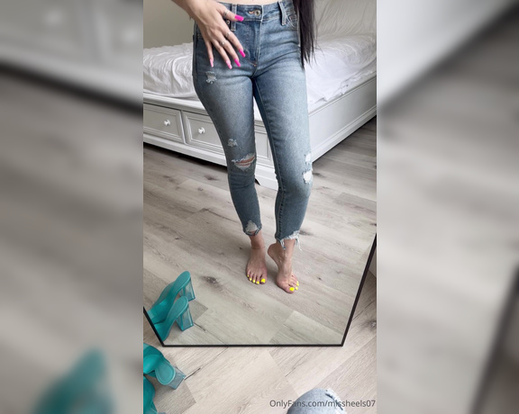 Miss Heels Lisa aka Missheels07 OnlyFans - Cute video with new mules