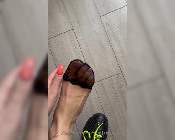 Miss Heels Lisa aka Missheels07 OnlyFans - My new sneakers