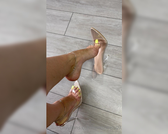 Miss Heels Lisa aka Missheels07 OnlyFans - Combo with sandals and clear heels