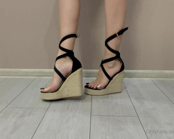 Miss Heels Lisa aka Missheels07 OnlyFans - My wedges collection