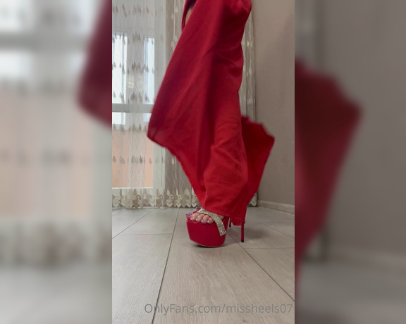 Miss Heels Lisa aka Missheels07 OnlyFans - Today I’m lady in red