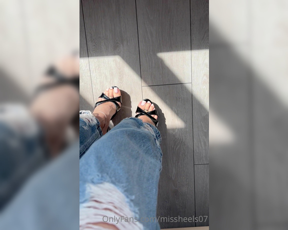 Miss Heels Lisa aka Missheels07 OnlyFans - Beautiful cork mules