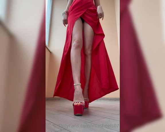 Miss Heels Lisa aka Missheels07 OnlyFans - Lady in red