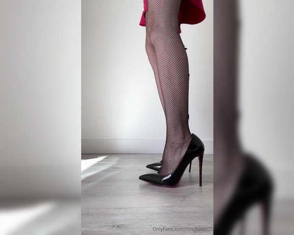 Miss Heels Lisa aka Missheels07 OnlyFans - Fishnets with Loub Best combo