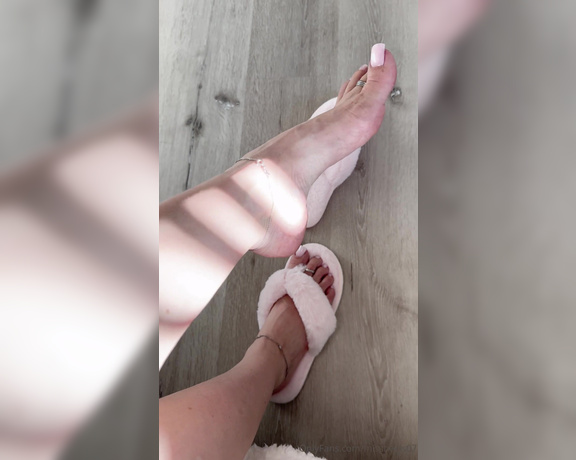 Miss Heels Lisa aka Missheels07 OnlyFans - My new nails What do you think, do you like