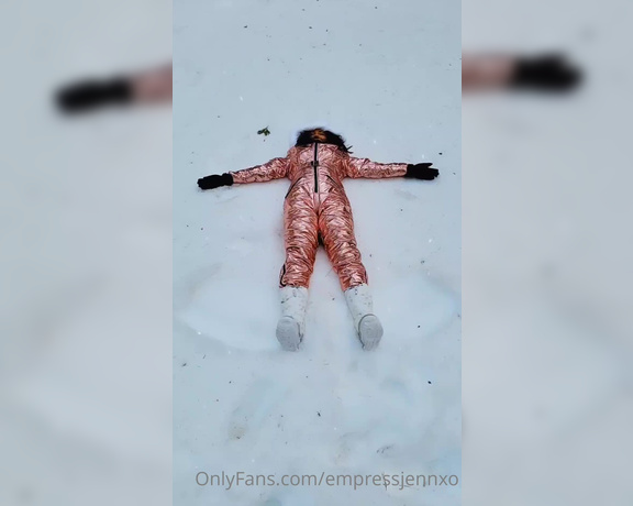 Empress Jennifer aka Empressjennxo OnlyFans - Randomly went to the snow today lol 2