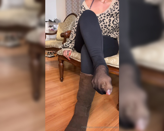 Caribbean Solez aka Caribbeansolez OnlyFans - 8+ hours in my Uggs and my feet smell like…