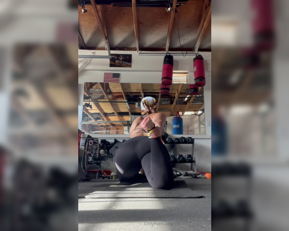 Caribbean Solez aka Caribbeansolez OnlyFans - Getting it my last stretching and workout before vacation