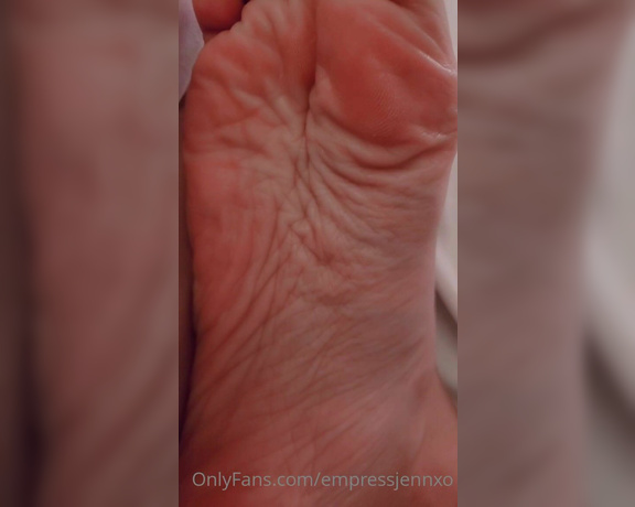 Empress Jennifer aka Empressjennxo OnlyFans - A new wrinkle for every foot freak that theyve dominated