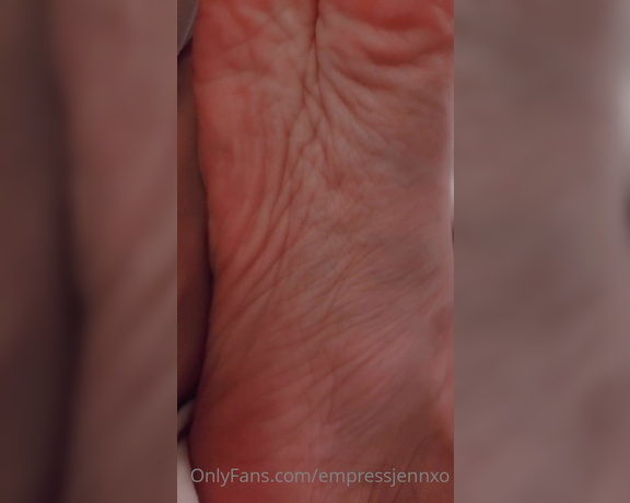 Empress Jennifer aka Empressjennxo OnlyFans - A new wrinkle for every foot freak that theyve dominated