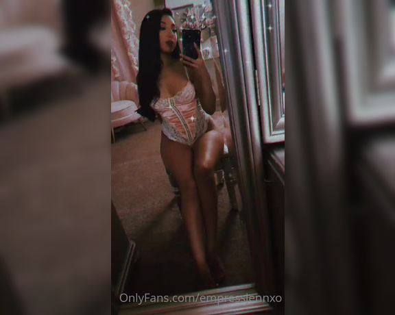 Empress Jennifer aka Empressjennxo OnlyFans Video 182